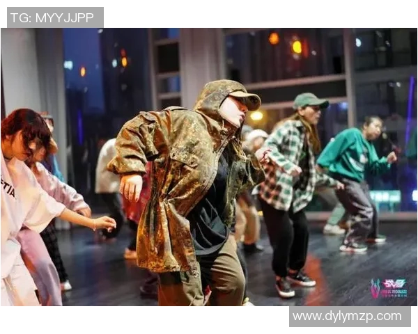 成都街舞队状态引发热议舞者们的表现与团队默契成焦点